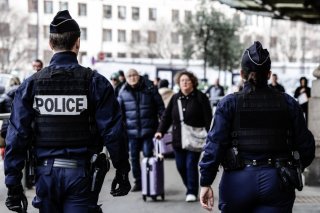 Les deux suspects avaient été arrêtés samedi dernier à la gare de Lyon à Paris (image d'illustration). KEYSTONE/EPA/TERESA SUAREZ
